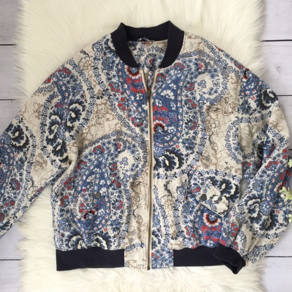 Free People Quilted Bomber Jacket- Blue Paisley Floral NWOT - Picture 3 of 11